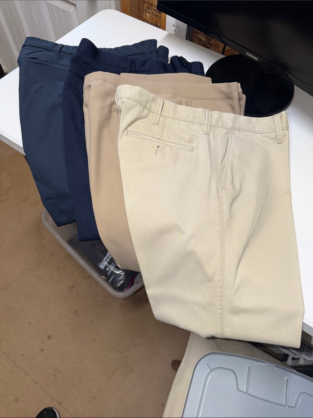 Lot of 4 Assorted 38x29 Men's Classic Chino Pants - Beige, Khaki, 2-Navy ..(098)